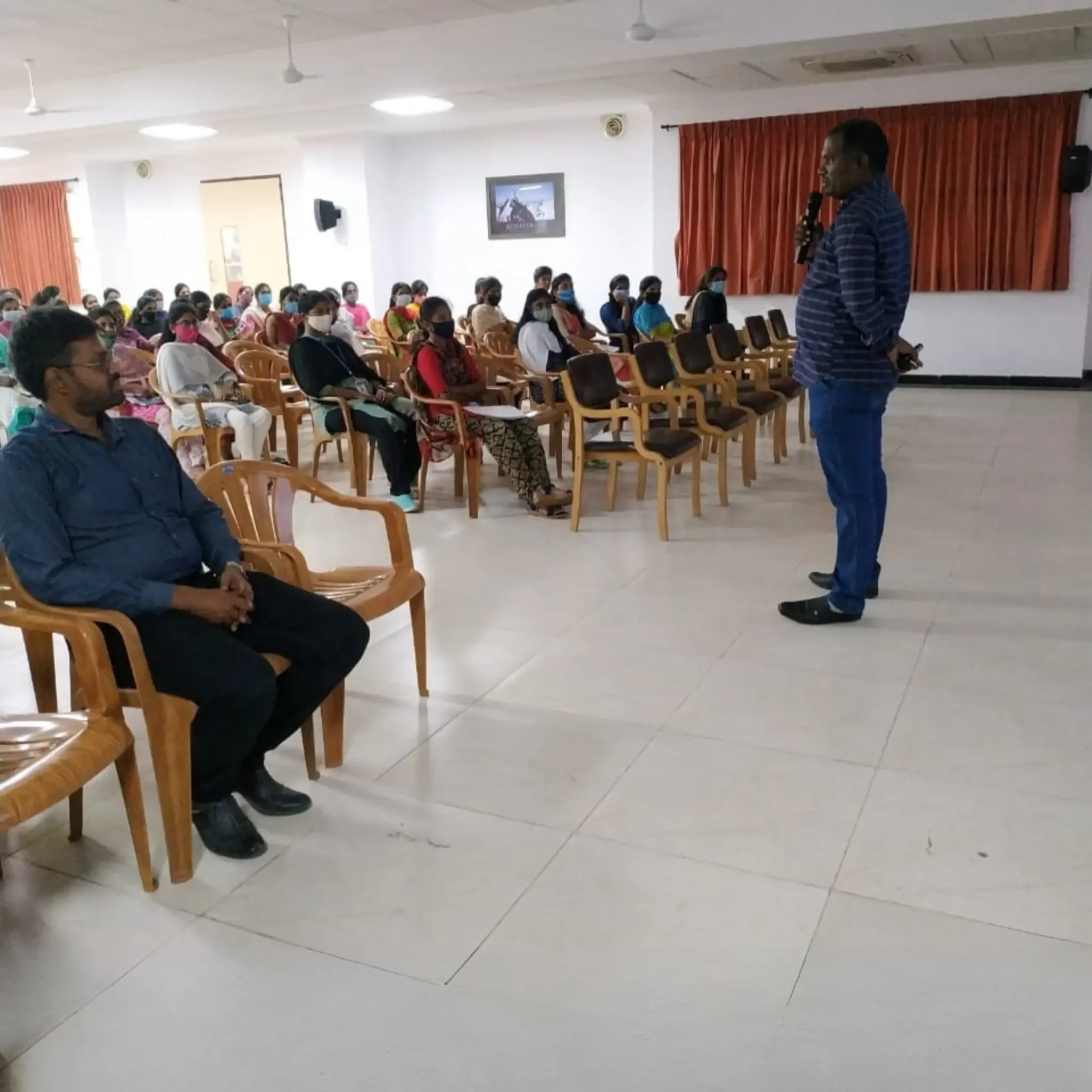Moovendran - Digital Marketing Trainer - Digital marketing seminar at Dr. N.G.P Arts and Science College (1)